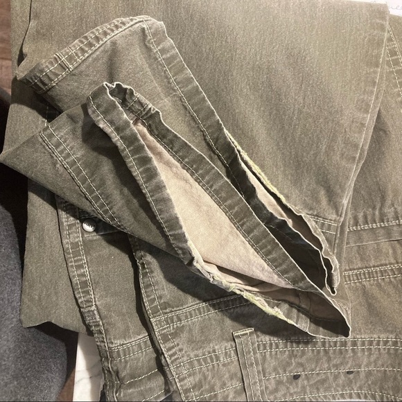 KUHL 38 x 32 Revolvr Vintage Patina Dye Cargo  Style Pockets Comfort Knee Pants - Picture 12 of 16